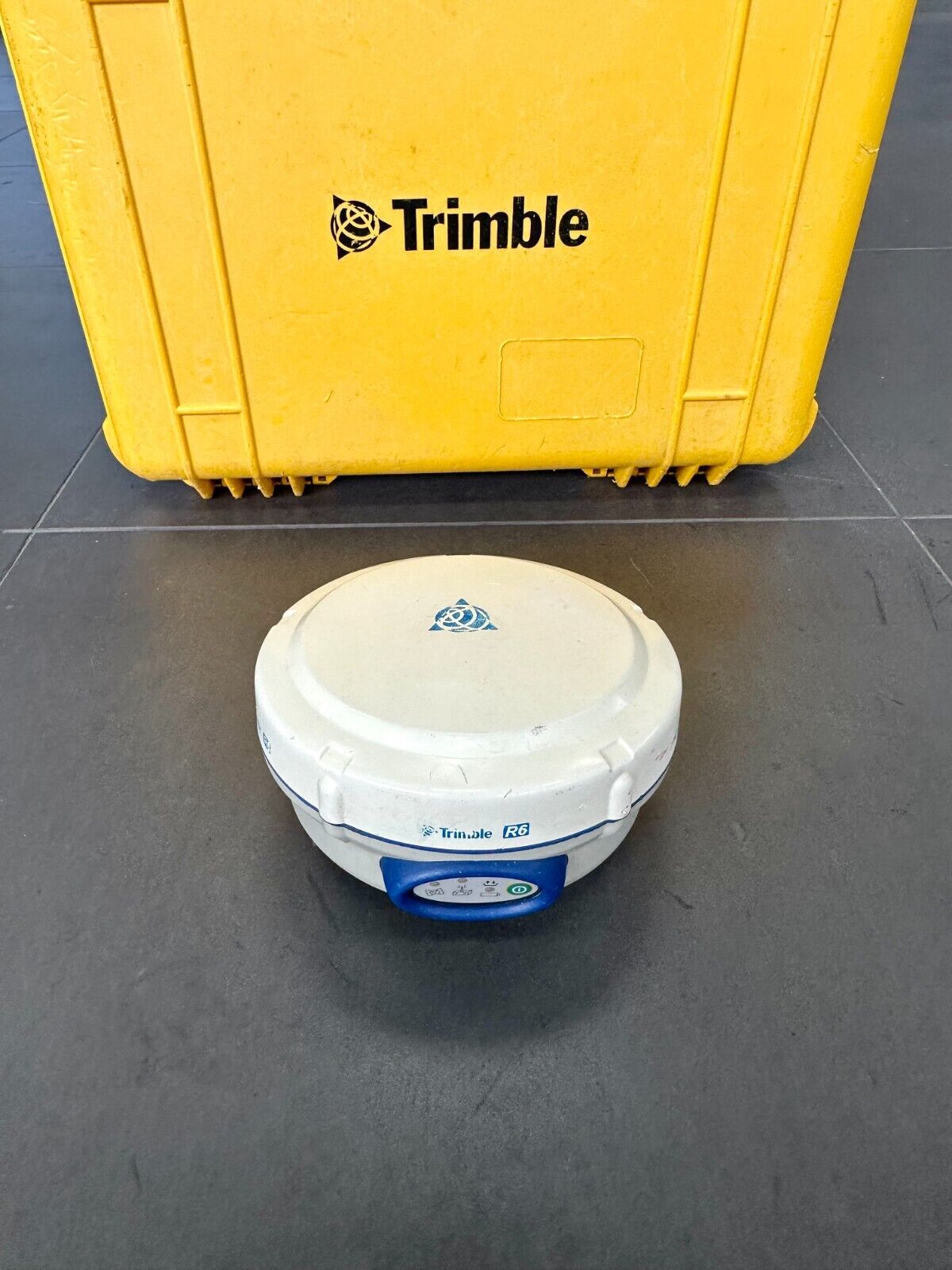 Trimble R6 model 2 GNSS GPS Rover Receiver 450-470 MHz UHF w/ TSC3 Access
