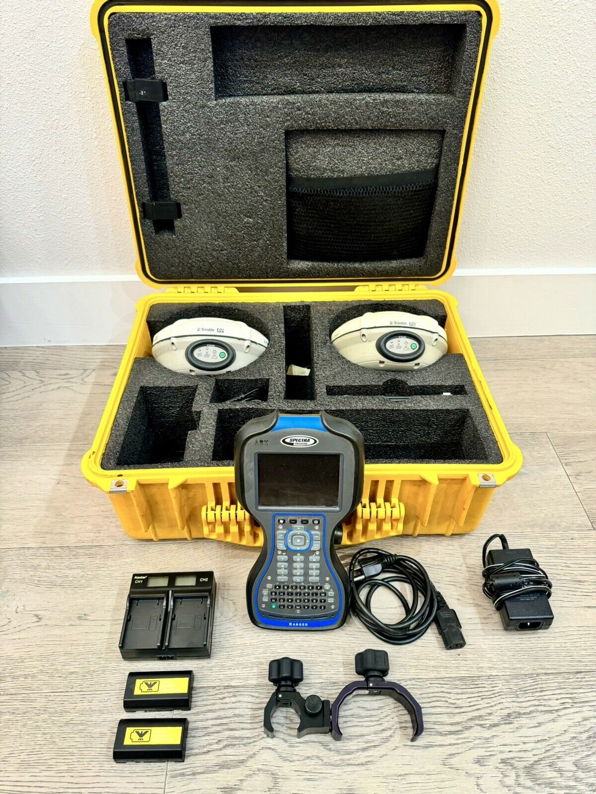 Trimble Dual R8 Model 3 UHF 450MHz GPS GNSS Galileo Base Rover Ranger Survey Pro