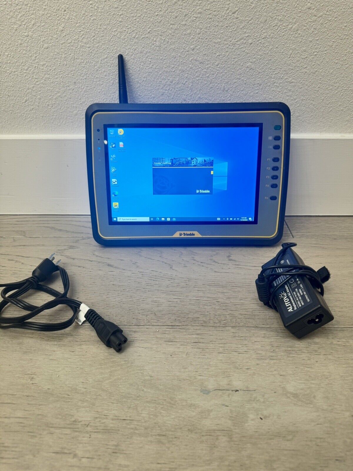 Trimble Kenai Tablet Field Link v5.4 GNSS w/ 2.4GHz Radio Robotic Total Station