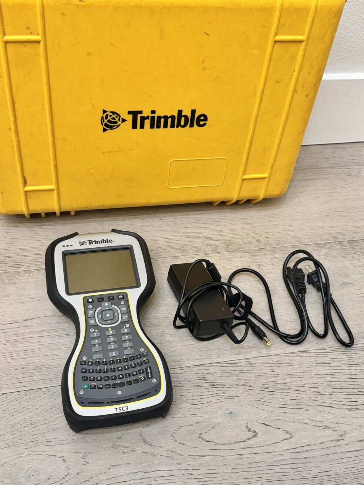 Trimble R10 GPS GNSS Receiver Internal UHF 403-473 MHz Radio TSC3 Access 2017.24