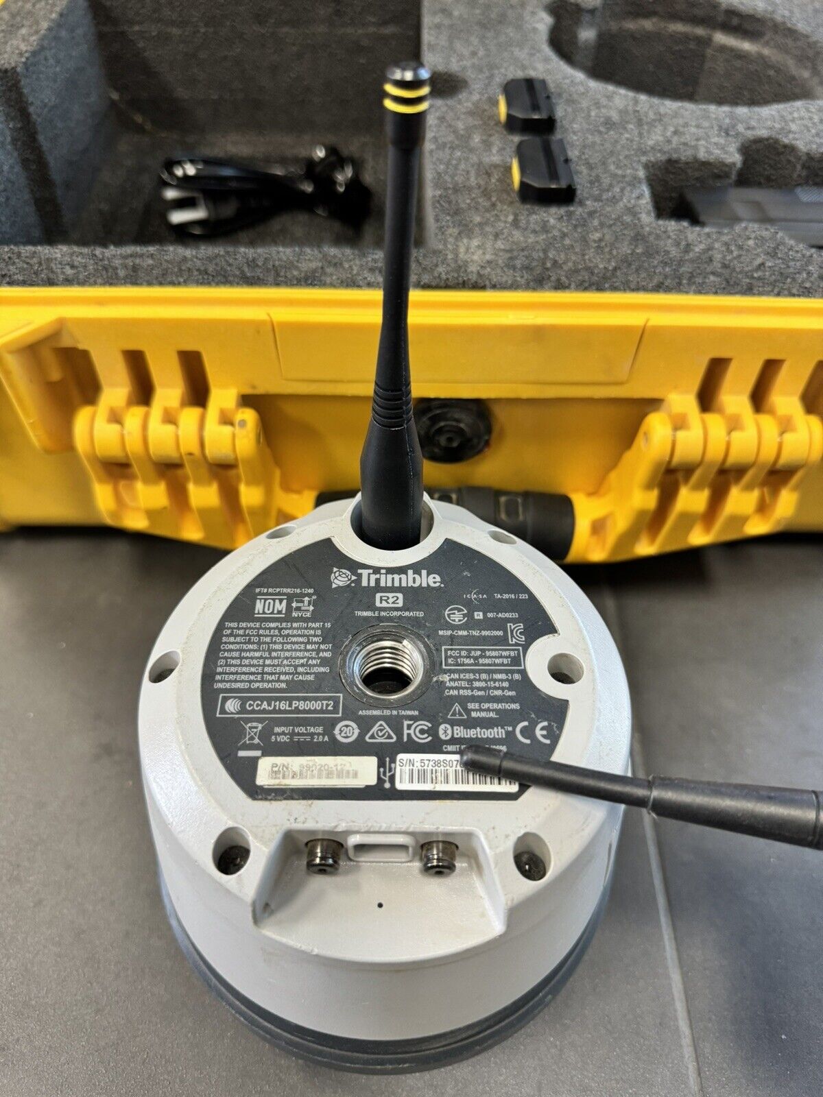 Trimble R2 GPS Glonass BeiDou Galileo Receiver Centimeter NMEA UHF Radio
