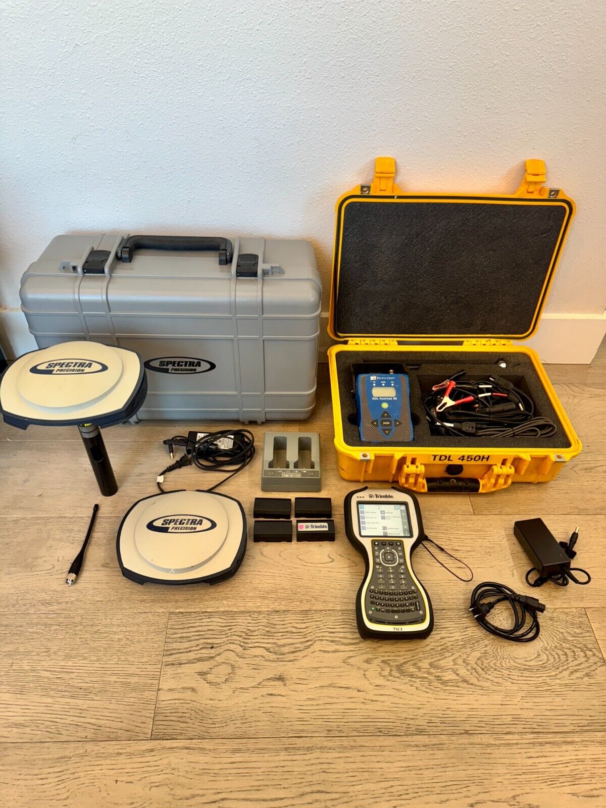 Spectra SP80 Dual GPS GNSS Galileo Base Rover RTK ADL 35W Radio TSC3 Survey Pro