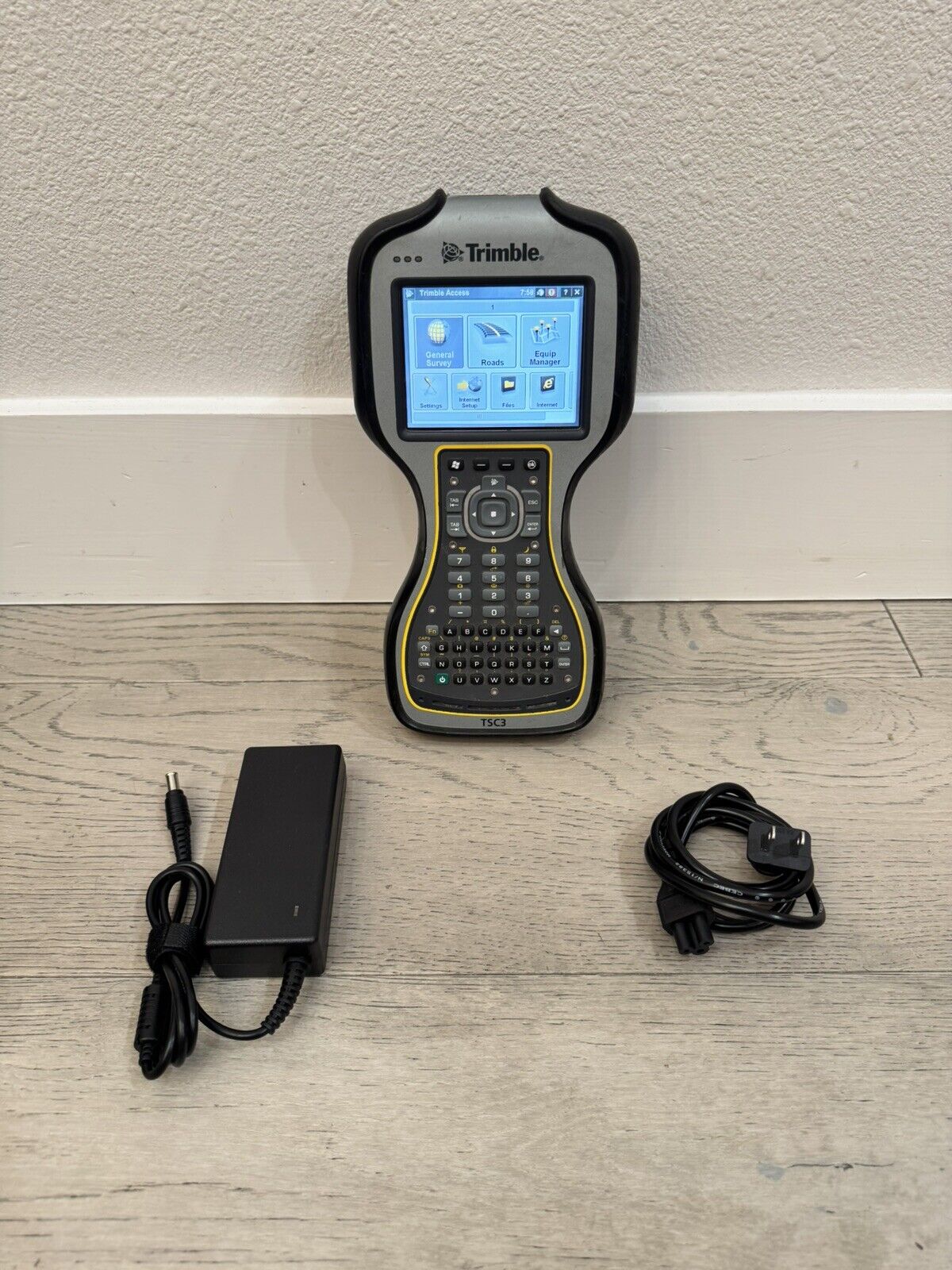 Trimble R8 Model 3 GPS GNSS Galileo Base Rover RTK UHF TSC3 Trimble Access 2017