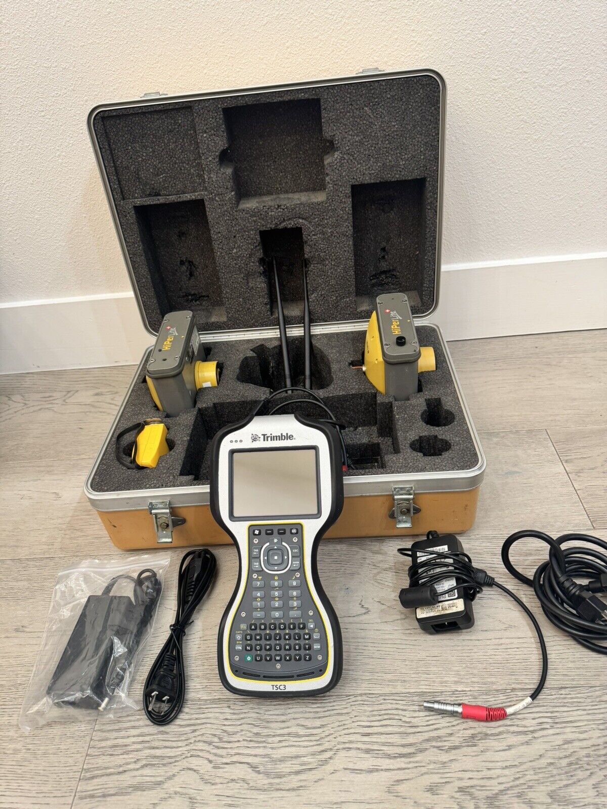 Topcon Hiper Lite + Dual RTK GPS 900MHz Base / Rover TSC3 Survey Pro 6.6