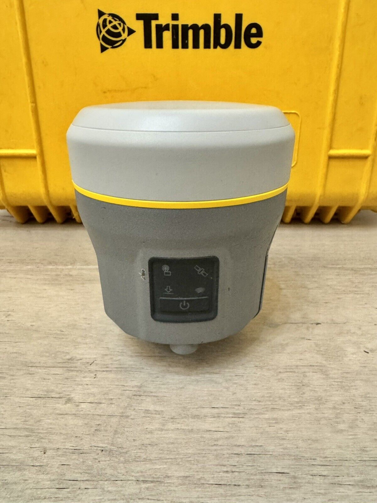 Trimble R10 GPS GNSS Receiver Internal UHF 403-473 MHz Radio TSC3 Access 2017.24
