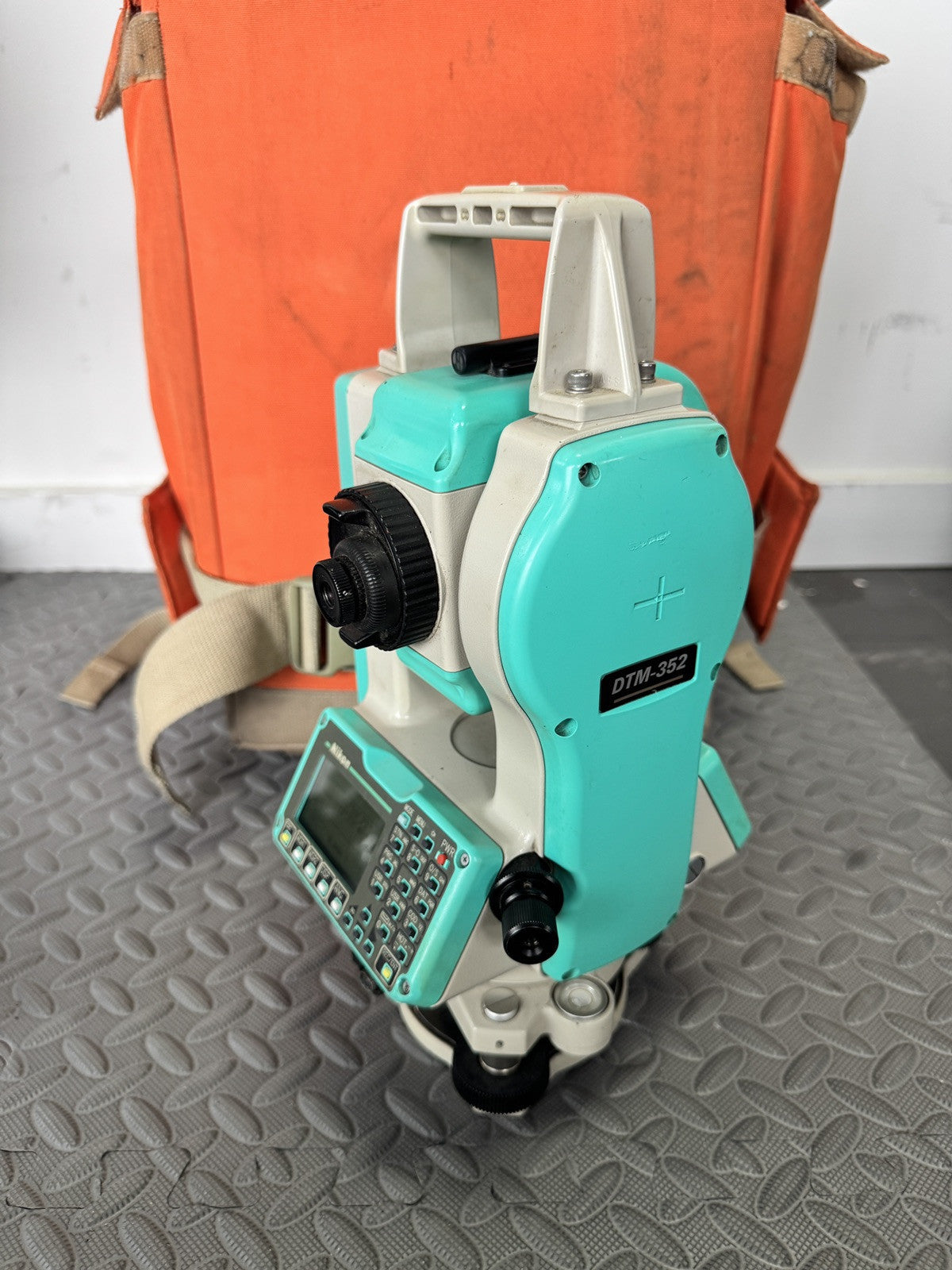 Nikon DTM-352 5" Conventional Survey Total Station Prism or Sheet Only