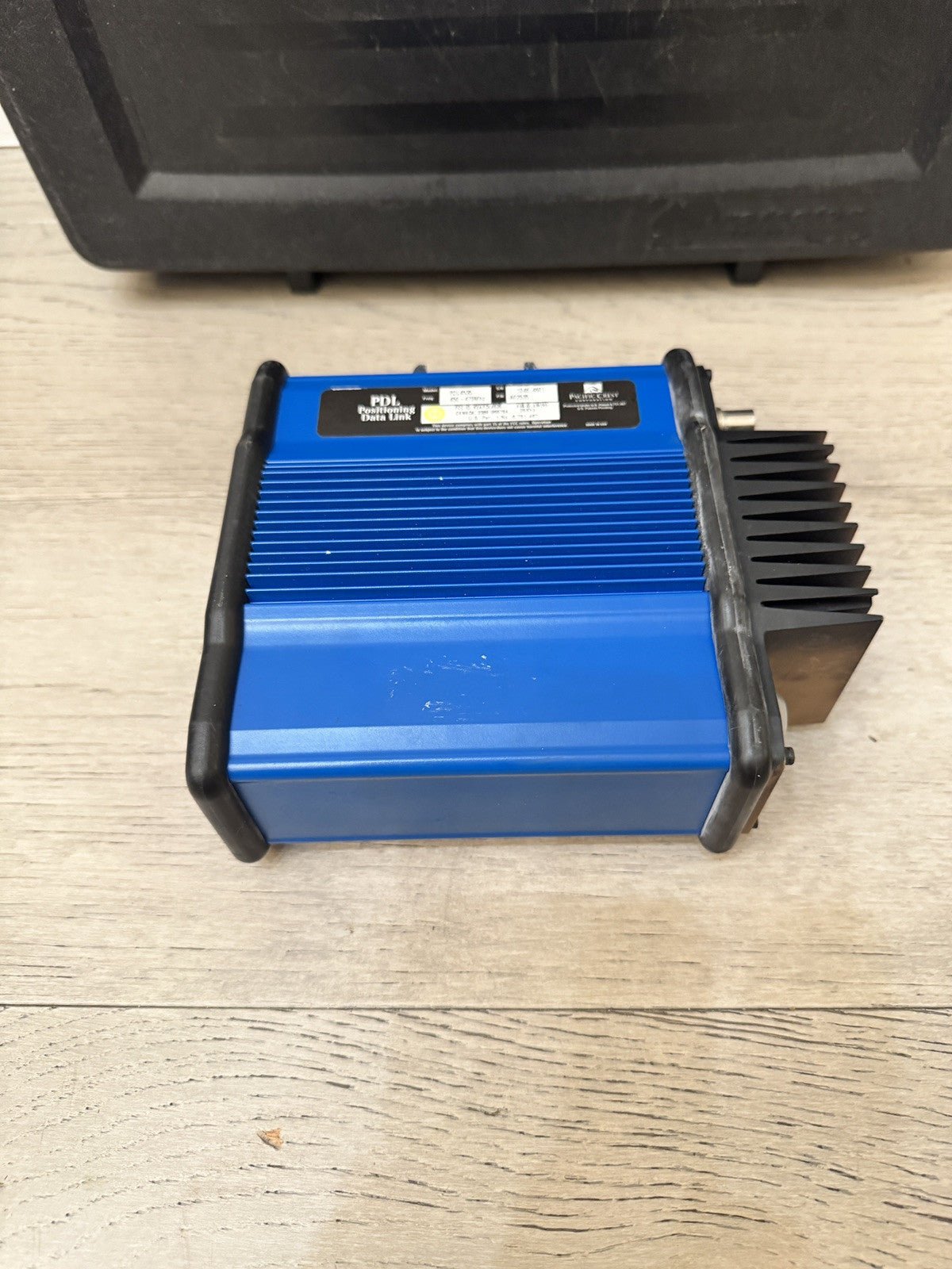Pacific Crest PDL4535 Positioning Data Link 450-470 MHz Radio Leica Y-Cable