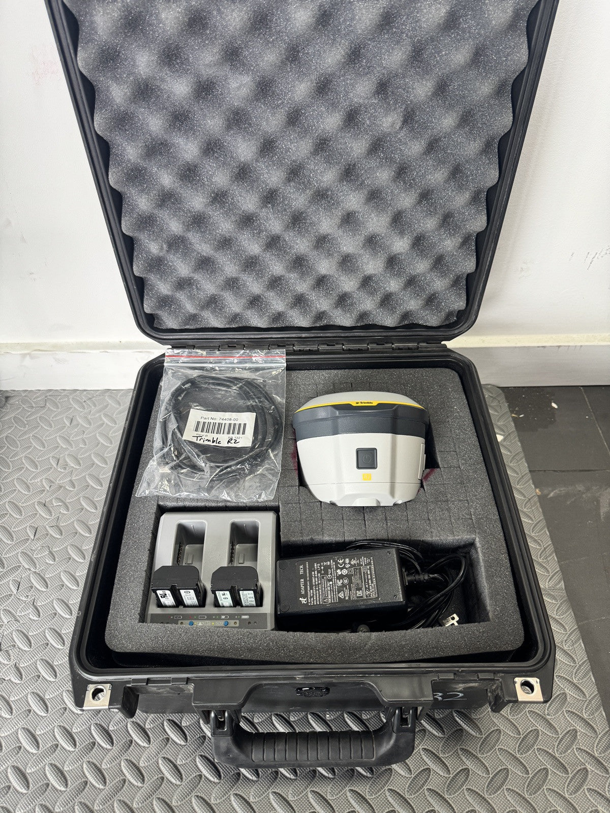Trimble R2 RTX Full CM Rover GNSS GPS Receiver Galileo BeiDou CenterPoint RTX