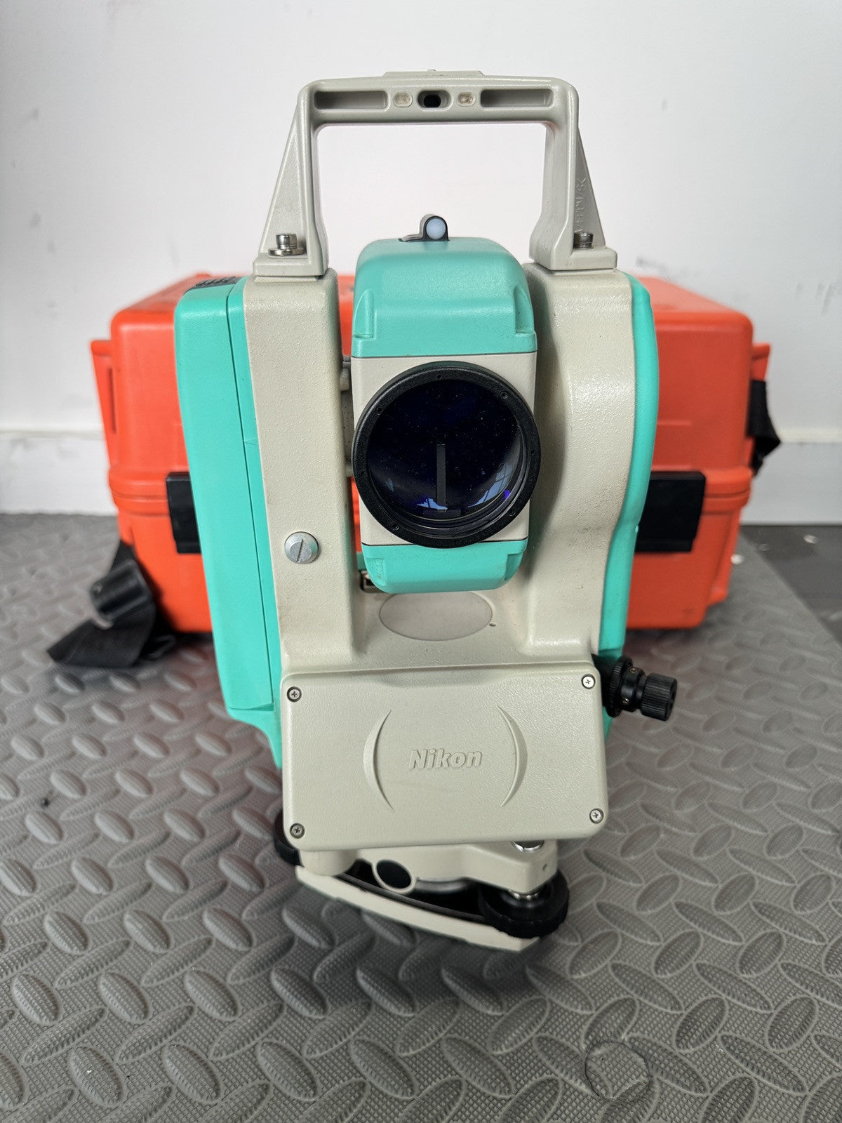 Nikon NPL-322+ 5" Conventional Reflectorless Survey Total Station