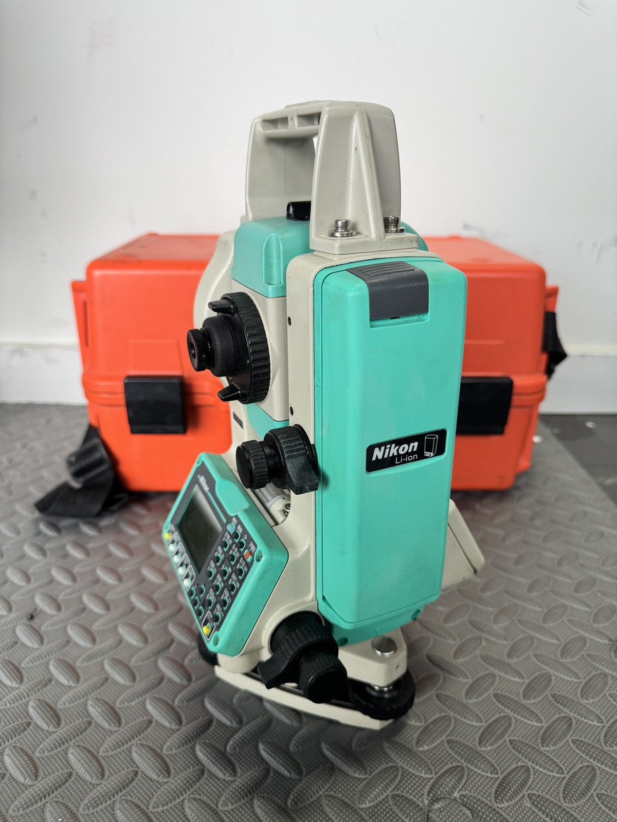 Nikon NPL-322+ 5" Conventional Reflectorless Survey Total Station