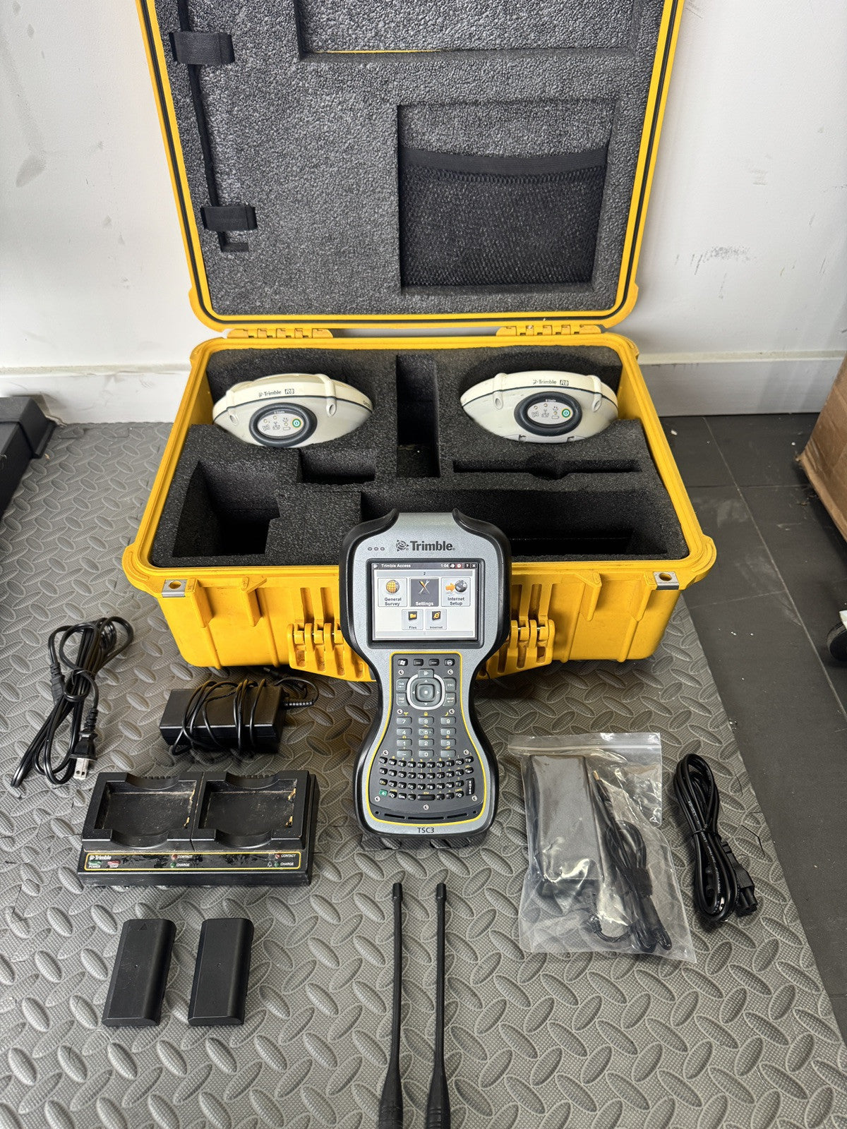 Trimble R8 Model 2 GPS GNSS Base Rover RTK Kit UHF TSC3 Trimble Access 2017.24