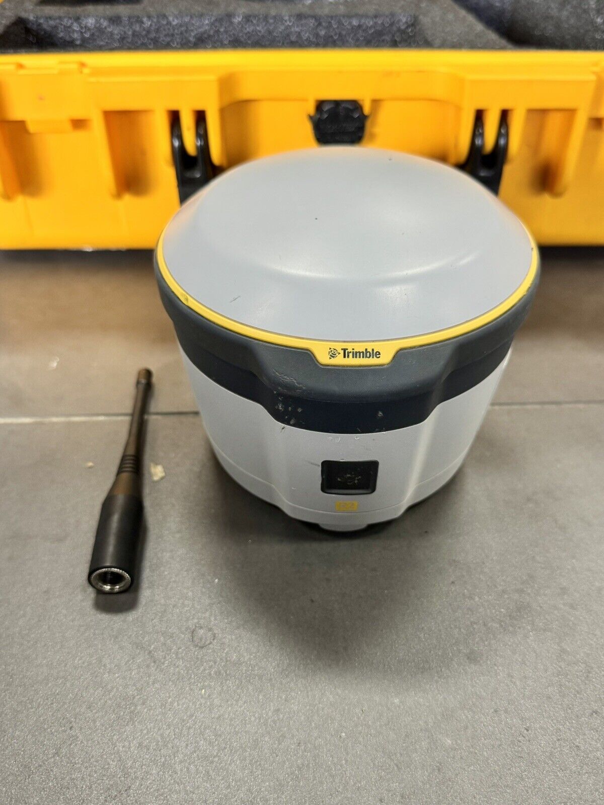 Trimble R2 & TSC3 w/ Access 2017 GPS GNSS Kit Galileo BeiDou Max CM UHF Radio