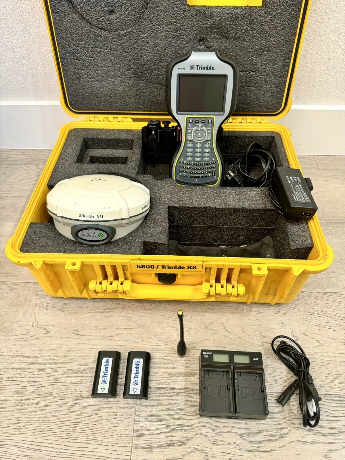 Trimble R8 Model 4 UHF 450MHz RTK GPS GNSS Base or Rover RTK TSC3 w/ Access 2017