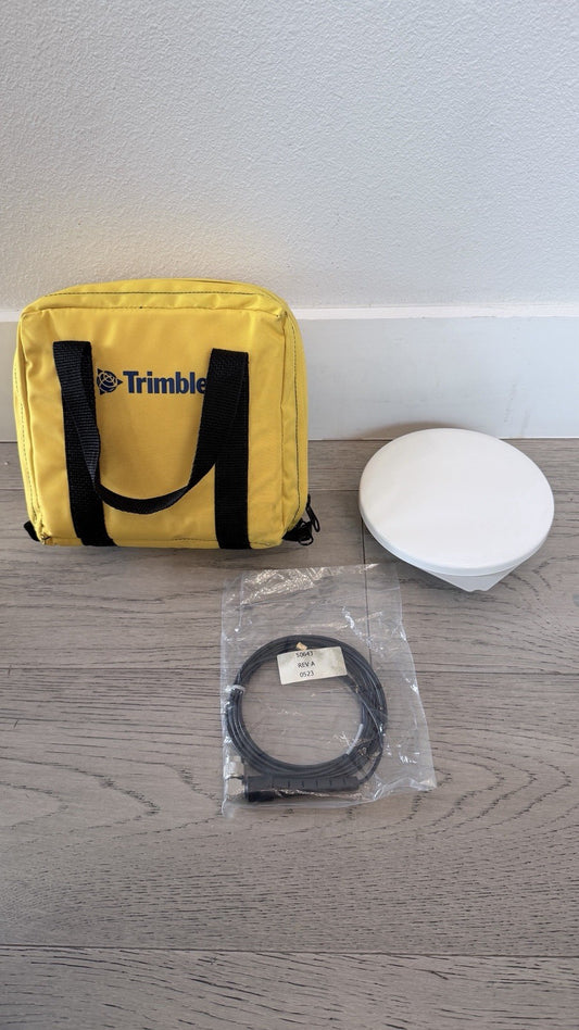 New Trimble Hurricane L1 P/N: 50393-50 GPS Antenna White w/ Case