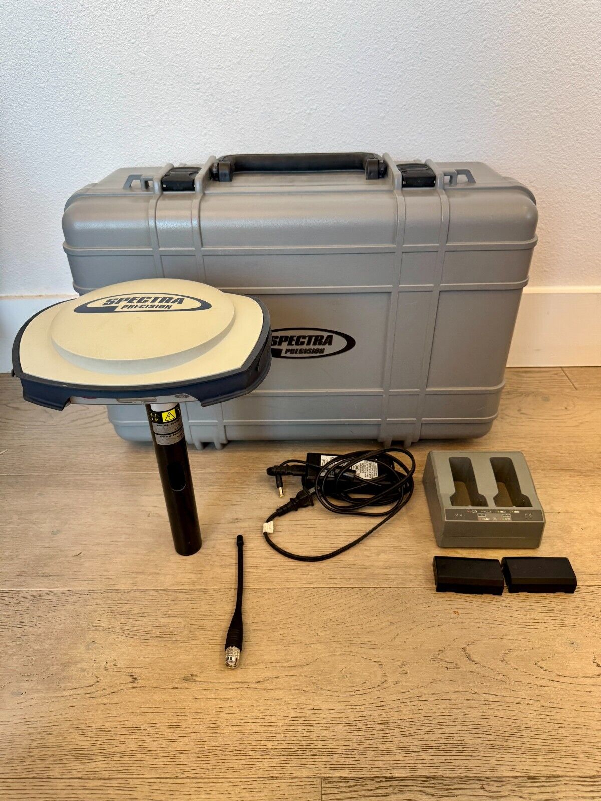 Spectra SP80 GPS GNSS Galileo BeiDou Base or Rover Receiver UHF 450-470MHz Radio