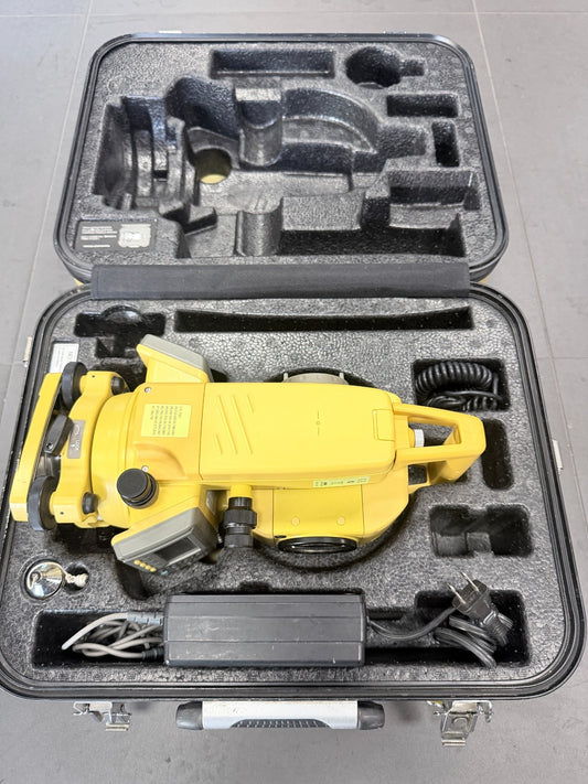 Topcon GPT-3105W 5" Reflectorless Pulse Total Station Case, Charger, Battery
